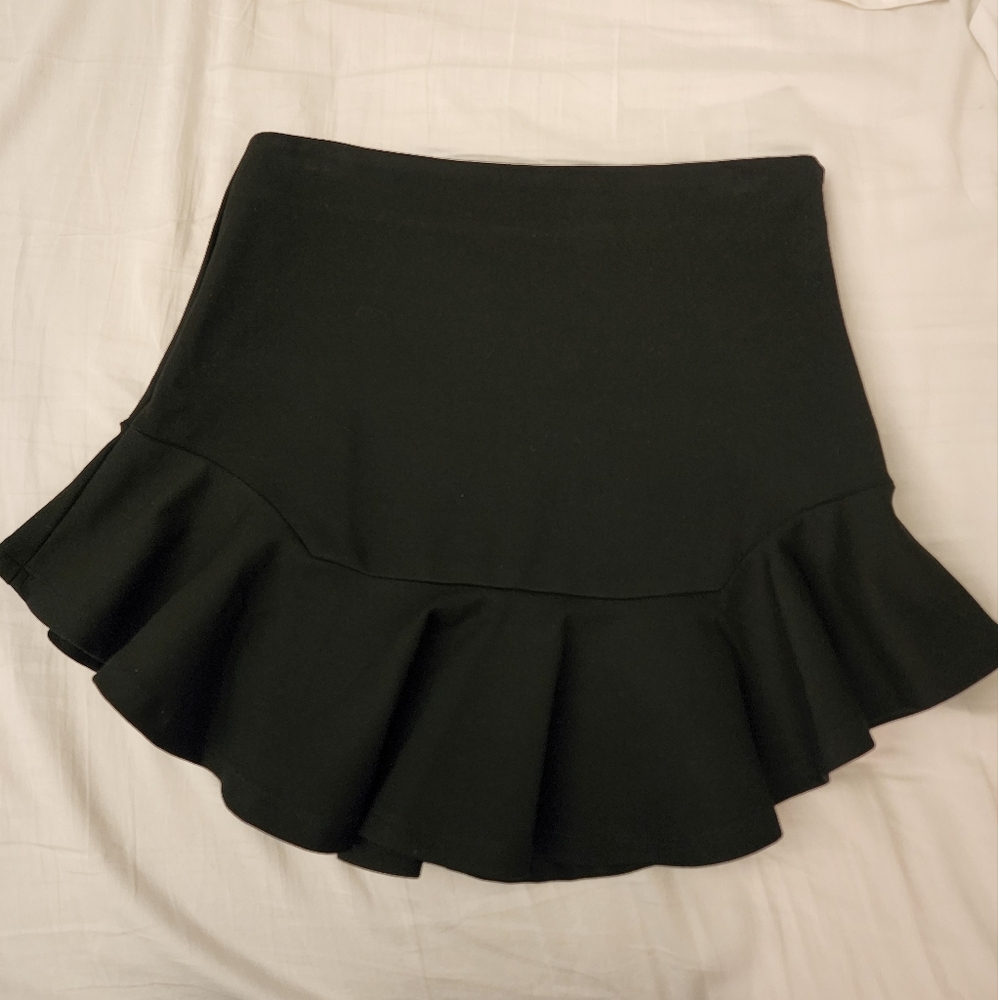 BNWT BLACK SKIRT